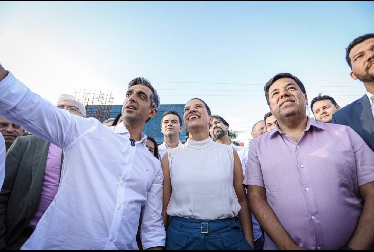 Em Santa Cruz do Capibaribe, governadora Raquel Lyra inaugura binário de acesso ao polo de confecções