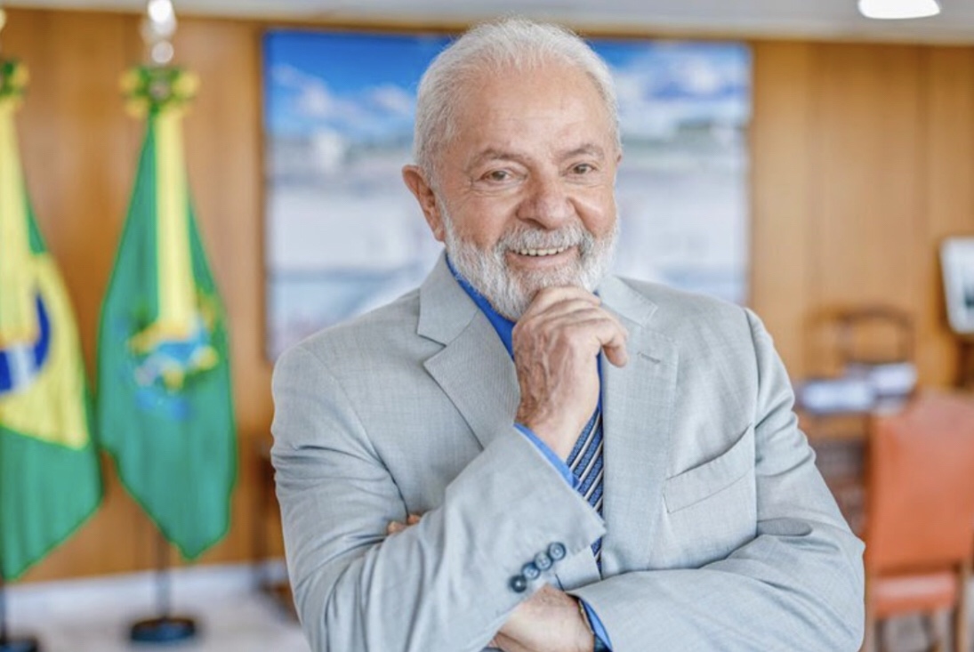 Cirurgia no quadril de Lula foi bem-sucedida, afirmam médicos