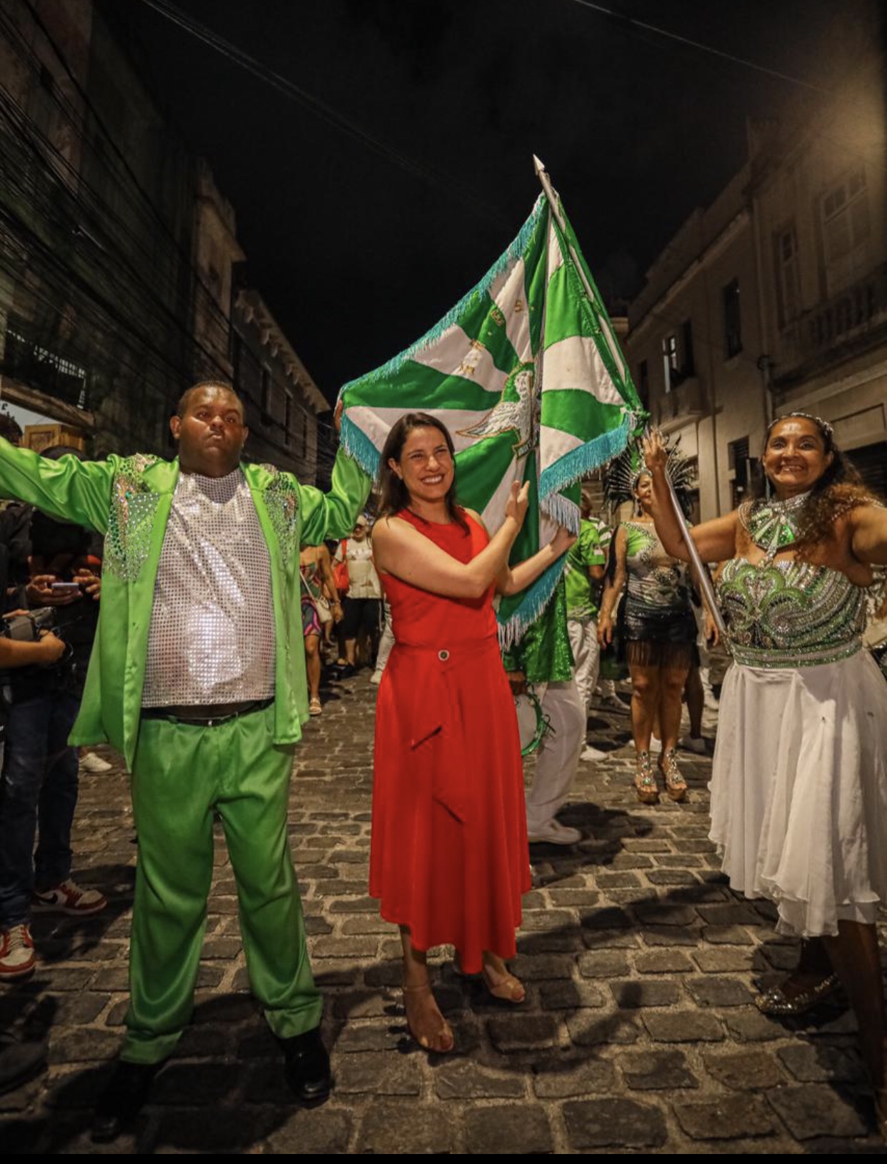 Governadora Raquel Lyra acompanha cortejo artístico e cultural no último dia do REC’n’Play