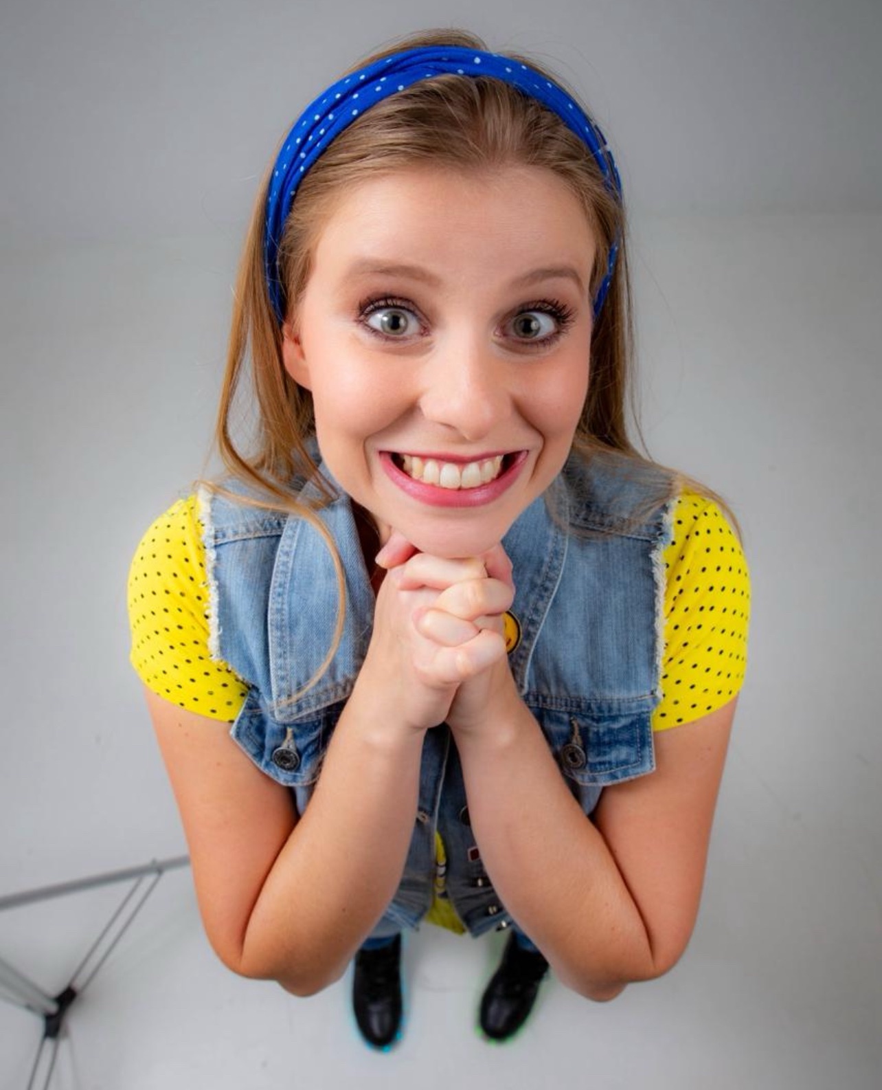 A Rede Compaz recebe show de Débora Teen para o Dia das Crianças