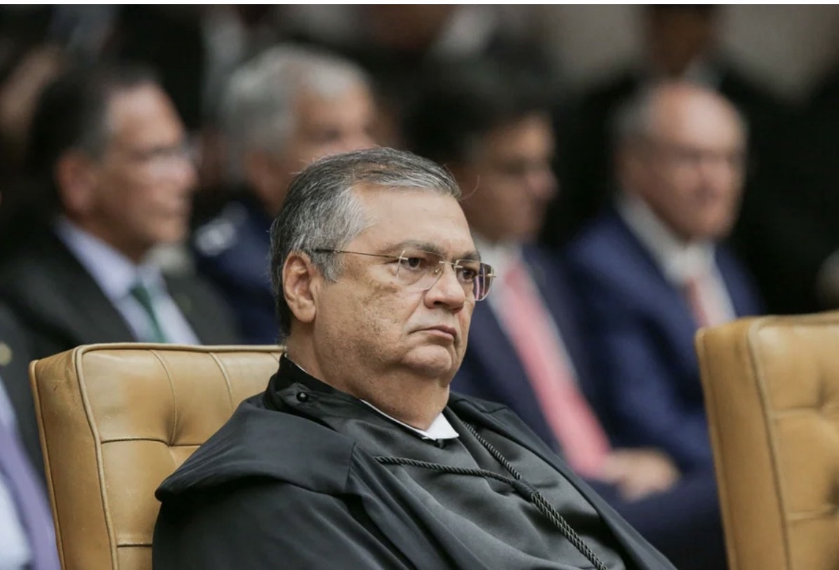 Decisão de Dino sobre punição máxima a magistrados gera reação e debate sobre independência judicial