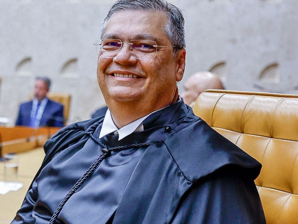 Flávio Dino faz palestra no 9º Congresso Pernambucano de Municípios da Amupe